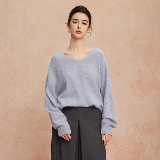 QG643斯尔丽2025新款含山羊绒V领柔软舒适女士纯色软糯高级针织衫上衣 商品图6