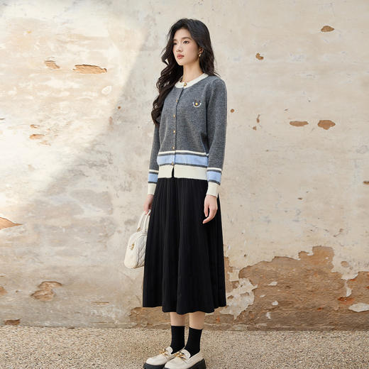 奢姿大码女装2025秋季时尚条纹装饰圆领针织开衫胖妹妹气质简约款9553394228 商品图4