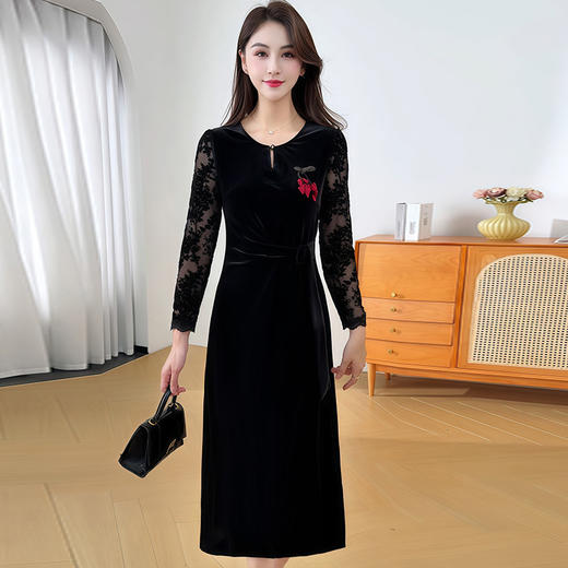 QYM LZ25B2515-Y优雅风金丝绒连衣裙洋气蕾丝拼结网纱裙 商品图3