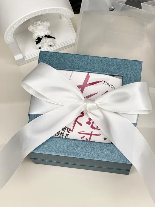 D091804白N5淡香水+彩妆蓝天窗蝴蝶礼盒礼物 商品图1