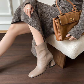 【预售5天】巨显瘦~5.5cm粗跟短靴女秋冬方头真皮中跟时装靴及踝靴瘦瘦靴MLJ&C201