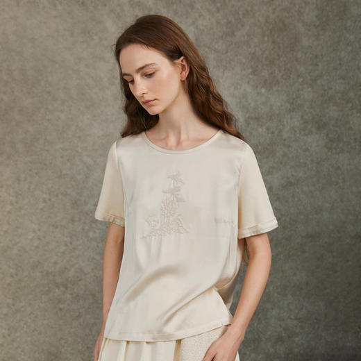 Famecoco范可儿短袖T恤刺绣女直筒正肩圆领内搭春秋款FAC6BB008 商品图0