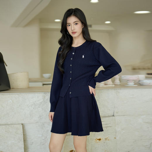 奢姿大码女装2025秋季绣花设计减龄针织两件套胖妹妹时尚圆领套装9453969910 商品图0