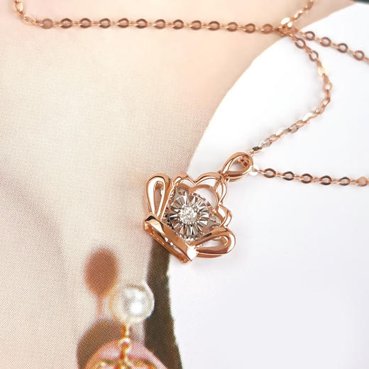 【天然正品】I DOAU750玫瑰金时尚设计款皇冠造型钻石吊坠项链女士060925NJS26现售价：1280特价 商品图3