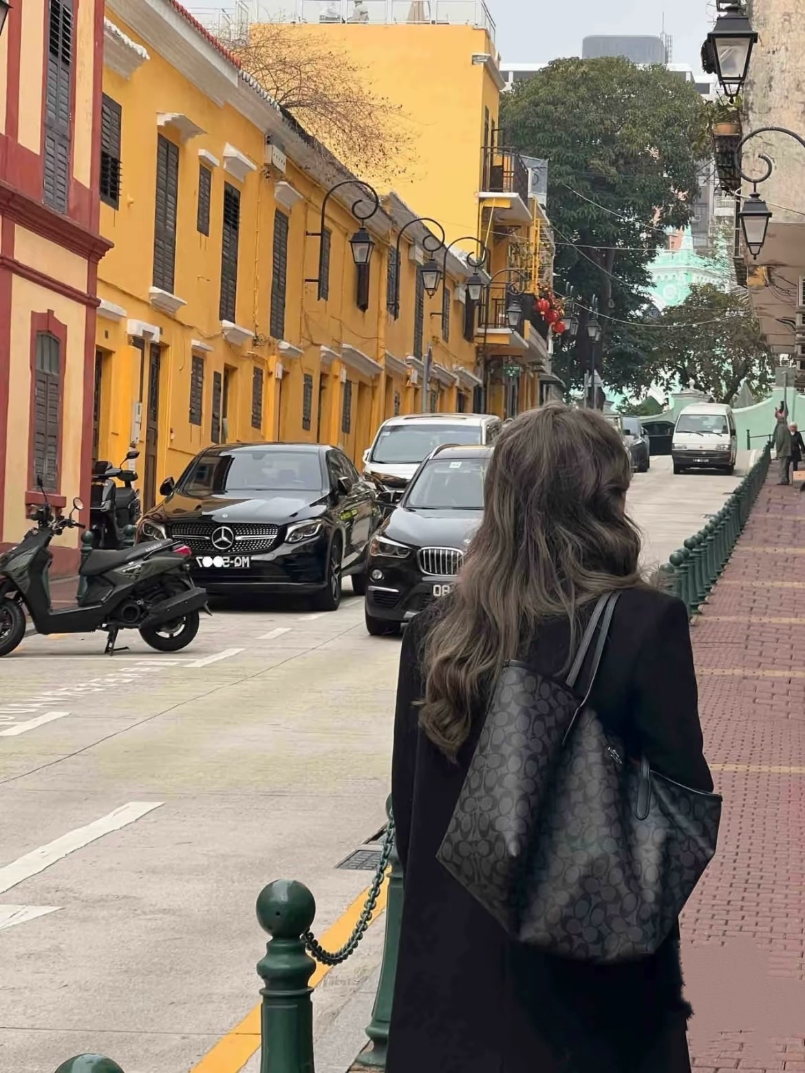 蔻驰COACH City33购物袋 容量很大很能装！而且耐脏好打理 日常百搭不出错 上班通勤背它完全无压力~