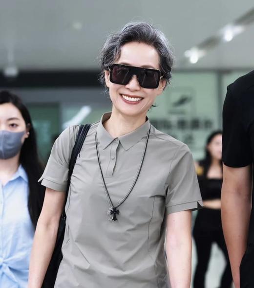 baby同款！ CH树脂十字架长链/锁骨链  四色 商品图1