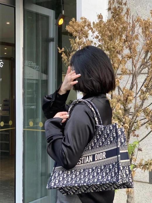 迪奥-全新升级版的全刺绣花布托特，Dior Book Tote（LZ*MM） 商品图2