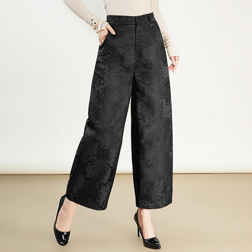 KQL422H5310 2025秋季新款大码百搭浮雕提花裤宽松弯刀裤女士休闲九分裤裤子 商品图4