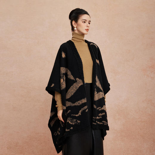 QG634斯尔丽25新款含羊毛秋冬高级感百搭披肩斗篷复古大气提花围巾 商品图2