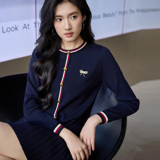 奢姿大码女装2025秋季减龄坑条设计时尚两件套胖妹妹圆领针织套装9853994218 商品图2