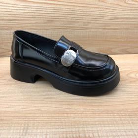 豪行春季新品时尚休闲真皮浅口低跟女单鞋乐福鞋24175011