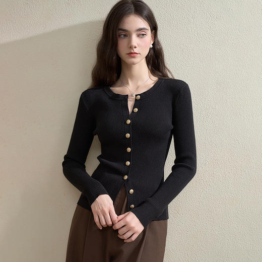 西遇气质金扣长袖针织衫女秋季新款修身显瘦内搭打底衫上衣V2951185 商品图2