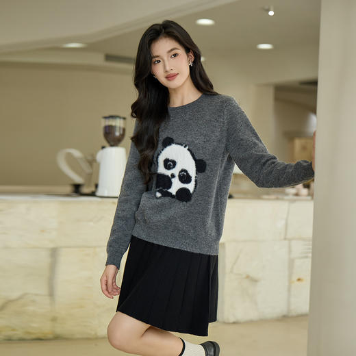 奢姿大码女装2025秋季气质可爱熊猫图案针织衫胖妹妹时尚圆领上衣9553669916 商品图2