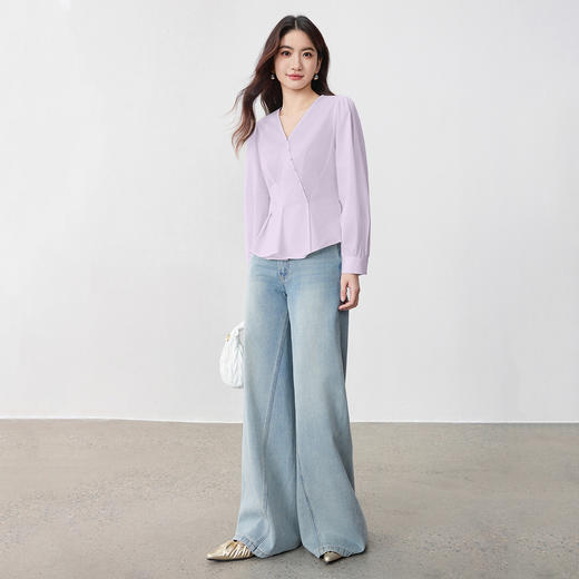 【内购】【压褶设计】都市通勤设计感V领假斜门襟修身长袖衬衫-W53CA2517 商品图2