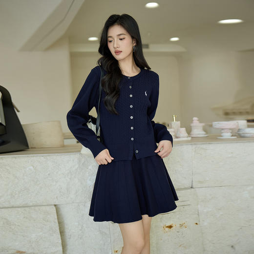 奢姿大码女装2025秋季绣花设计减龄针织两件套胖妹妹时尚圆领套装9453969910 商品图1