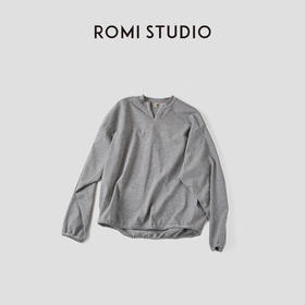 ROMI STUDIO“复古巧思”全棉松弛做旧质感V领套头卫衣 RWCASU5036