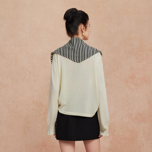 QG640斯尔丽25新款含丝光羊毛宽松时尚白领气质实穿款配条纹三角巾上衣 商品图1