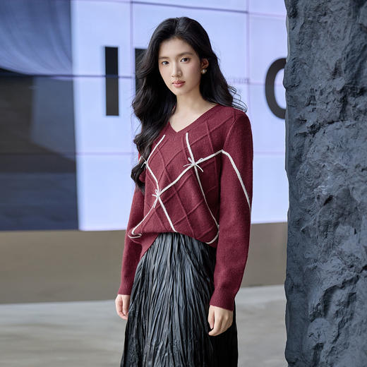 奢姿大码女装2025秋季时尚撞色V领针织衫胖妹妹气质菱形纹理上衣9553694234 商品图0