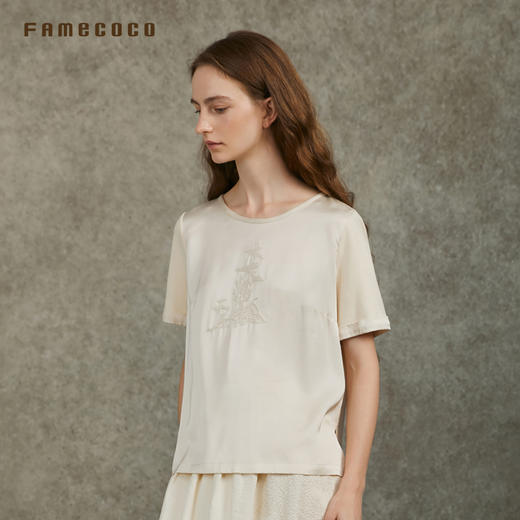 Famecoco范可儿短袖T恤刺绣女直筒正肩圆领内搭春秋款FAC6BB008 商品图1