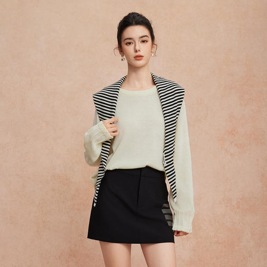 QG640斯尔丽25新款含丝光羊毛宽松时尚白领气质实穿款配条纹三角巾上衣 商品图0