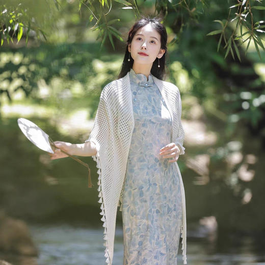 MYJ 镂空流苏三角巾针织流苏披肩斗篷日常可穿搭配旗袍外穿透气优雅时尚披肩开衫 商品图0