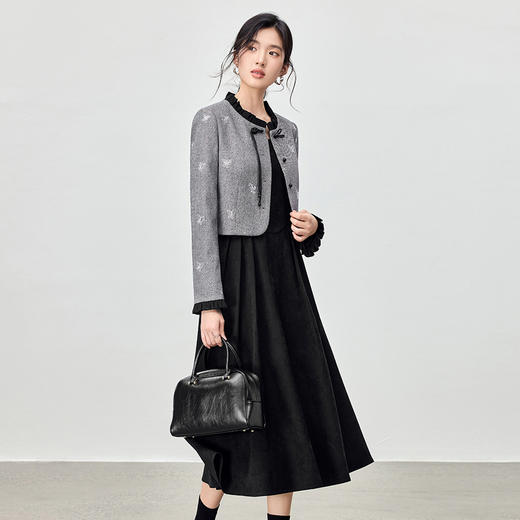 【内购】【免搭配套装】优雅国风荷叶边垫肩外套&方领显瘦立裁吊带连衣裙-Q53ZB3568 商品图2