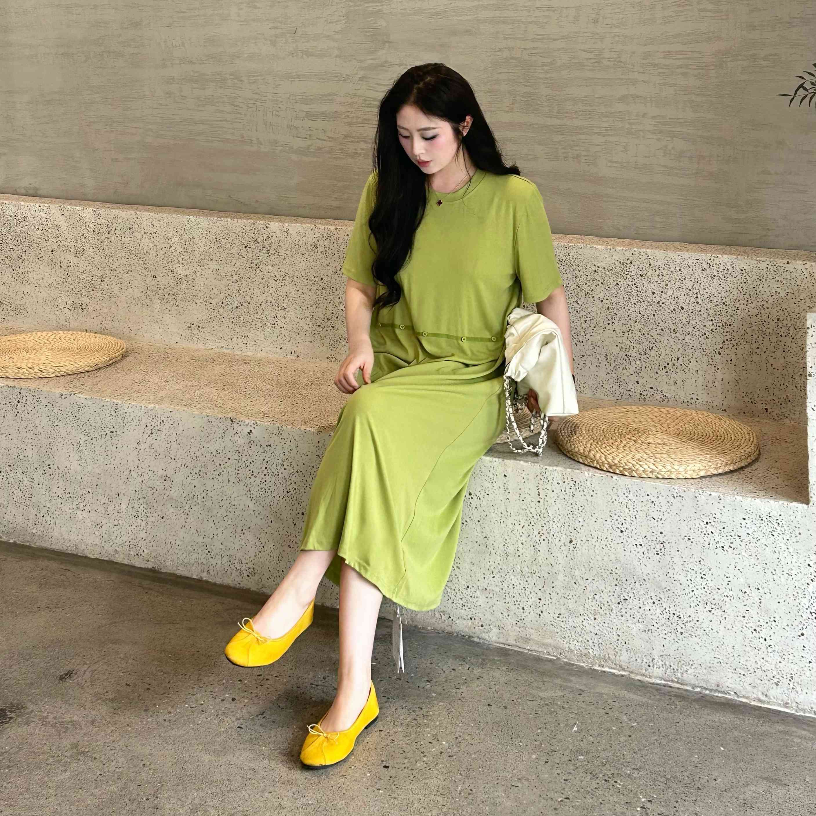 白标专供~腰间排扣U领短袖连衣裙