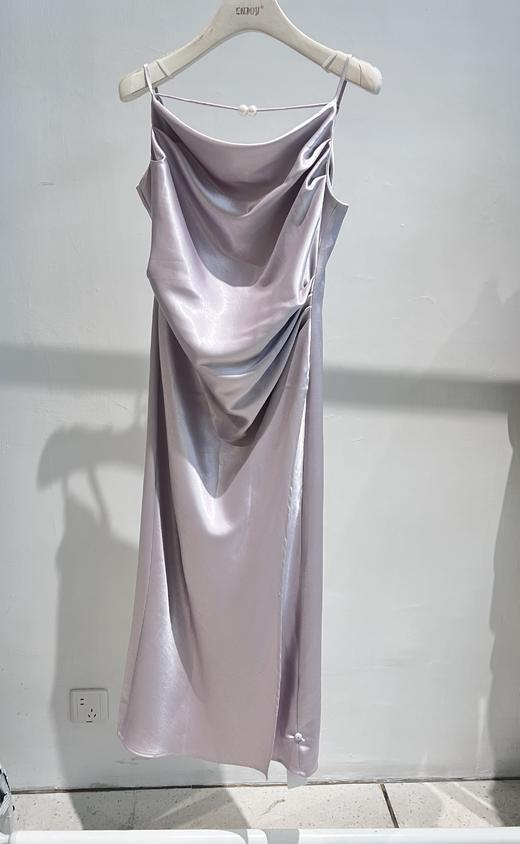 【门店同款】ENJOY秋季“谧色花颂”流光漫步吊带裙 164246592 商品图1