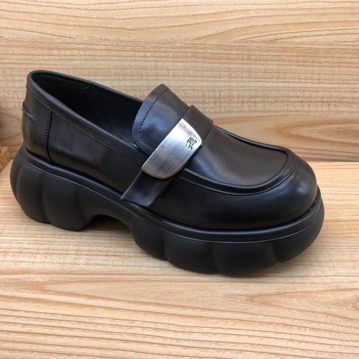 豪行2024年春季新品时尚休闲真皮英伦女鞋乐福鞋24133805 商品图1