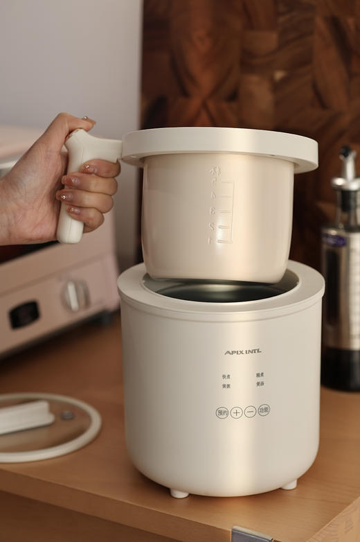 【一人食多功能锅】安本素迷你小饭煲 多功能烹煮煲炖 可煲汤/煮饭/炖煮 智能调压 精准控温 24小时智能预约 1.6L容量APIX-RC03 商品图4