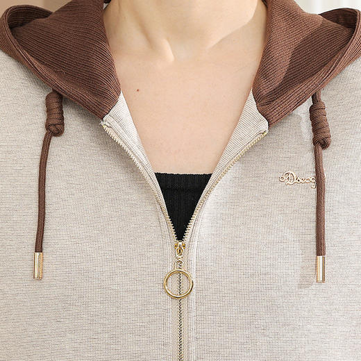 QYM CS25C25-Y时尚休闲连帽短款外套宽松休闲上衣 商品图3