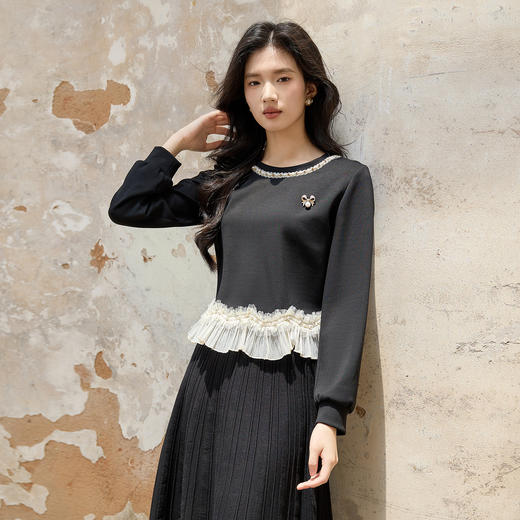 奢姿大码女装2025秋装新款胖妹妹珍珠饰边荷叶摆圆领长袖上衣9953170305 商品图0