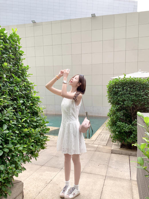 【169元任选2件】最后一波现货！法式甜美气质白色挂脖吊带连衣裙 商品图8