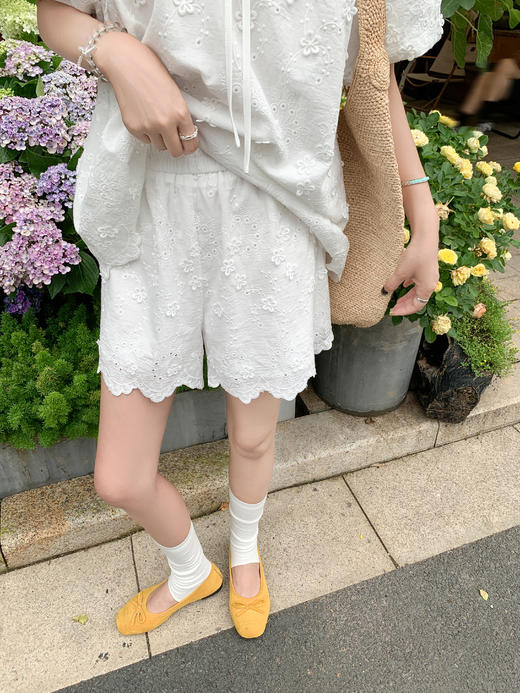 <曾小咸推荐>3.28现货秒杀！微信超特价！重工刺绣套装泡泡袖衬衫+短裤两件套 日常219.99 立减110 秒杀109.99/套！ 商品图12