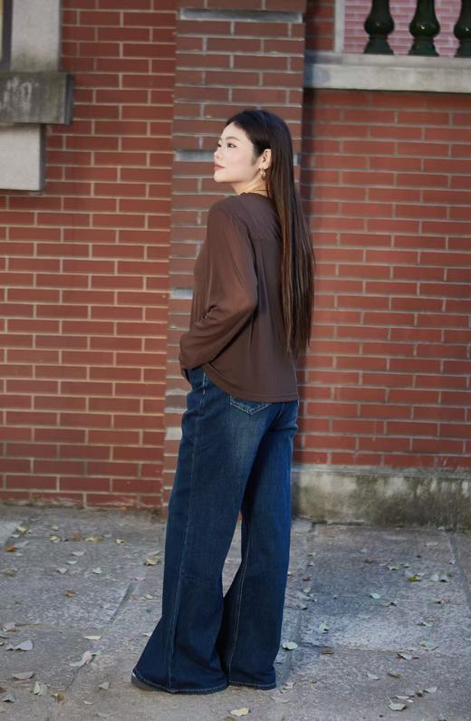 一周内发货【筒喇裤 】非常有质感的一条筒喇裤 ！和喇叭裤不一样，筒的位置稍许宽松，带来更多的松驰感【微喇】秋季复古微胖梨形显瘦微喇，阔腿牛仔裤，显瘦牛仔裤，这个颜色就是质感的代名词！ 商品图5