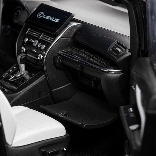 1/18 LM精制车模，多色可选 商品图3