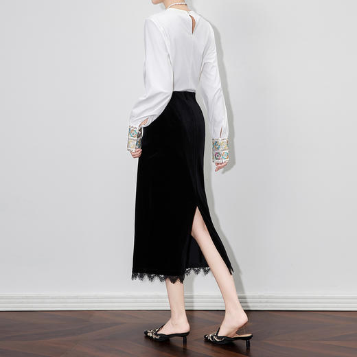 「高货wl」全新升级【铂金会员201/天猫269/差价68】(95217)洛诗琳通勤优雅蕾丝拼接半身裙2025秋季显瘦直筒丝绒裙 商品图1