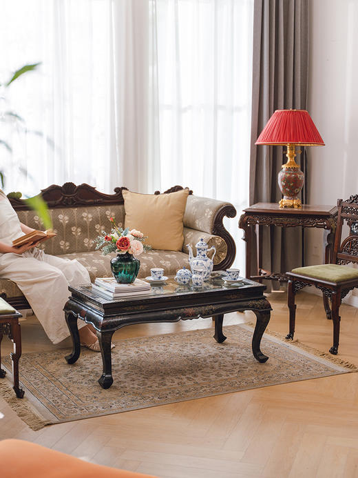 独角鹿西洋古董20世纪中国出品庭院仕女抚琴主题寿山石及螺钿镶嵌黑漆描金矮桌几 商品图1