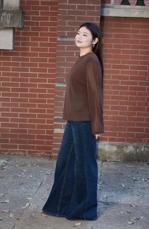 一周内发货【筒喇裤 】非常有质感的一条筒喇裤 ！和喇叭裤不一样，筒的位置稍许宽松，带来更多的松驰感【微喇】秋季复古微胖梨形显瘦微喇，阔腿牛仔裤，显瘦牛仔裤，这个颜色就是质感的代名词！ 商品图7