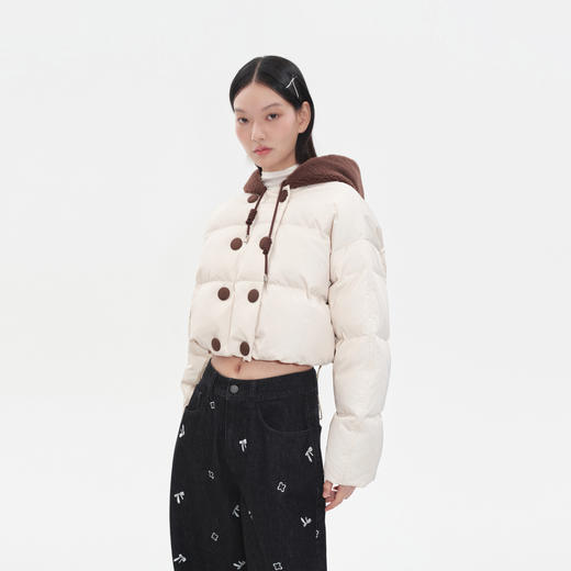 HERLIAN 2025秋季新品女士连帽双排扣短款羽绒外套 商品图2