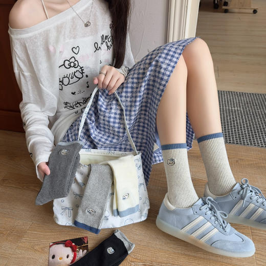 4双一组！2025秋新款超可爱Kitty猫咪刺绣中筒袜女袜 柔软舒适棉质亲肤 商品图4