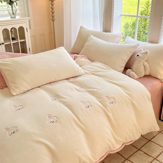 【品牌直发】加倍生活 高克重牛奶绒四件套-满绣系列 多色可选 满绣设计双面暖绒 商品图1