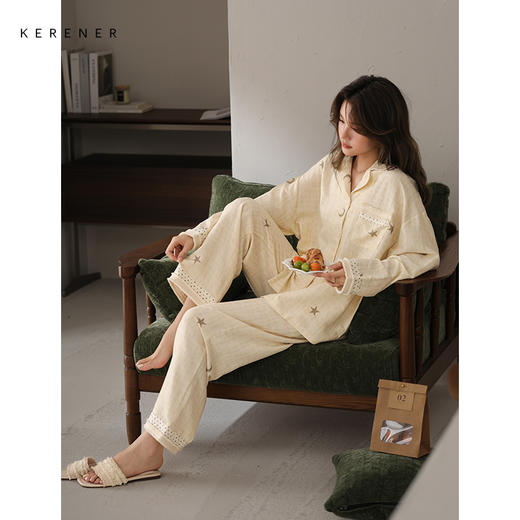 可人儿春秋季带胸垫泡泡绵女士长袖长裤睡衣可外出小众家居服套装 商品图1