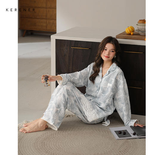 可人儿春秋季带胸垫泡泡绵女士长袖长裤睡衣可外出小众家居服套装 商品图1