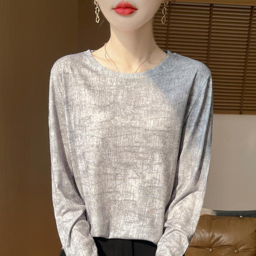 奥伊米时尚优雅100%天丝初秋圆领晕染印花薄款气质打底衫YTMA56 商品图4