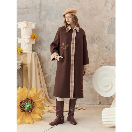 【暖冬内购】两三事梵高文艺诗页漫游2025秋冬新款复古格纹拼接刺绣毛呢外套女 商品图2