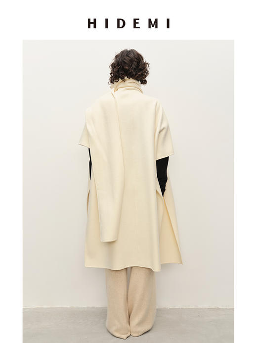 HIDEMI 简约设计感围巾式大廓形斗蓬双面呢大衣 黑色/奶白色 商品图4