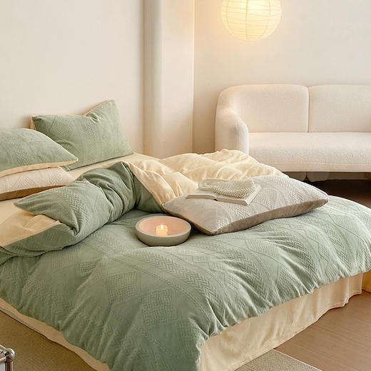 【水洗棉格纹双拼四件套】 雕花绒四件套良品冬季牛奶毛绒套件加厚烂花保暖提花床品 商品图3