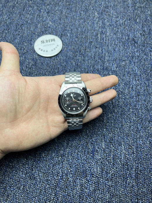 帝舵 3T碧湾计时系列 男士腕表 是一款融合潜水表传统与赛车计时功能的混合型腕表 商品图8