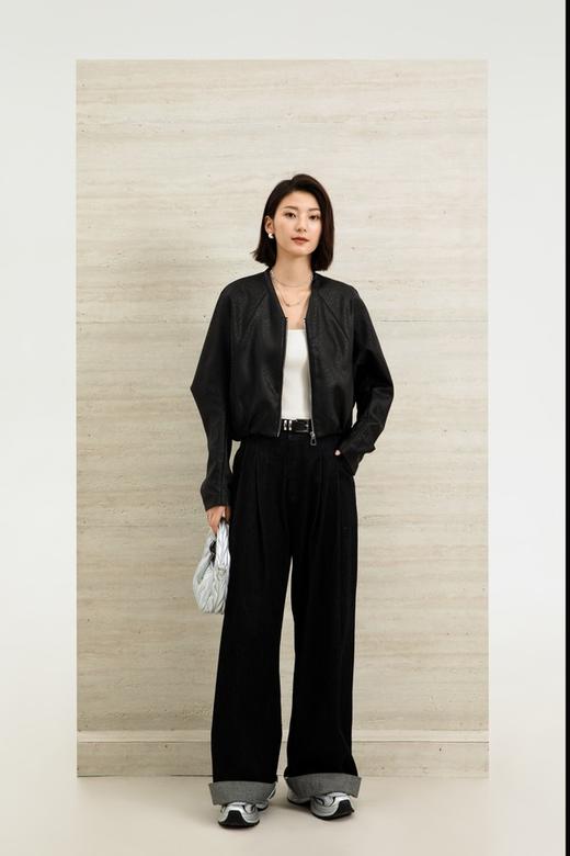 Kai & Kiera 黑色V领光泽感短款外套 20928 商品图5